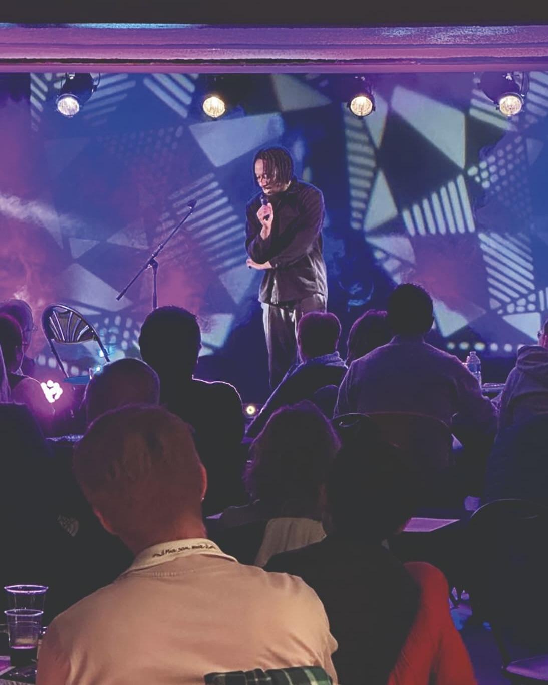 1. comedy club (1) 4