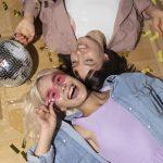 meilleurs amis s amusant lors d une fete