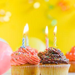 Image cup cake anniversaire pour illustrer les anniversaires du CCAS